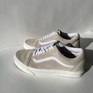 Vans Womens Old Skool Womens Suede Sneaker